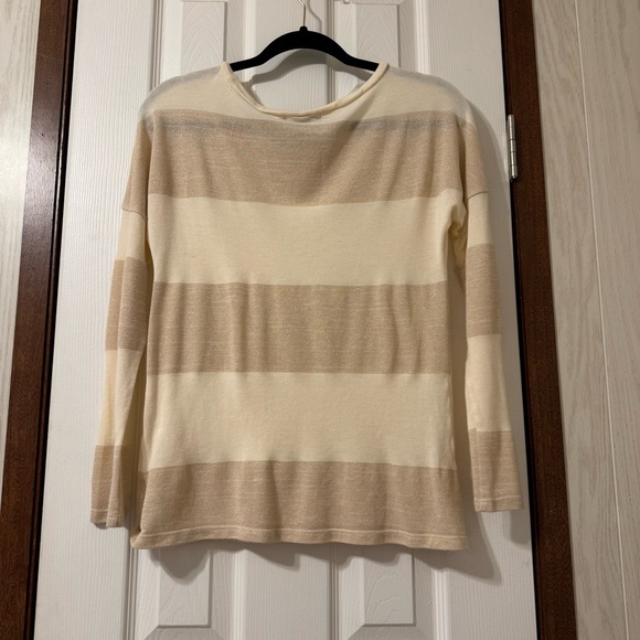 Old Navy Cream & Gold Shimmer Striped Lightweight Crew Sweater Size Medium - Picture 2 of 7